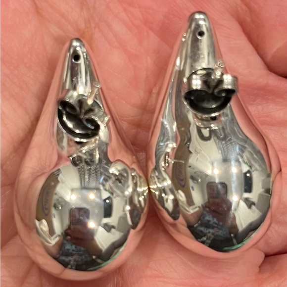 Authentic Bottega Veneta Small Drop Silver Earrings - Picture 4 of 8